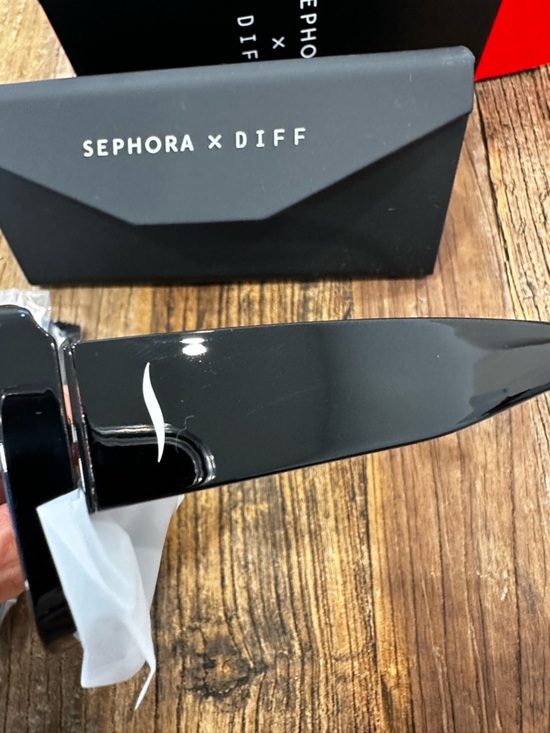 Diff Eyewear x Sephora Black Sunglasses with Black Case